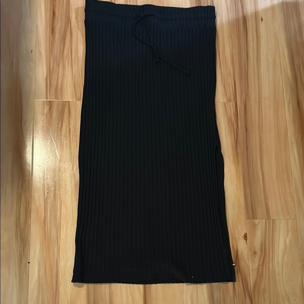 Universal Thread Black Ribbed Midi Pencil Skirt
